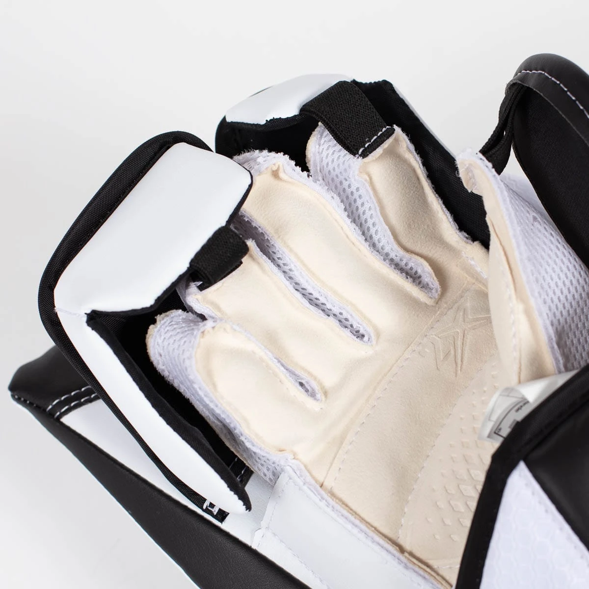 Bauer Vapor 2X Senior Goalie Blocker - Image 5