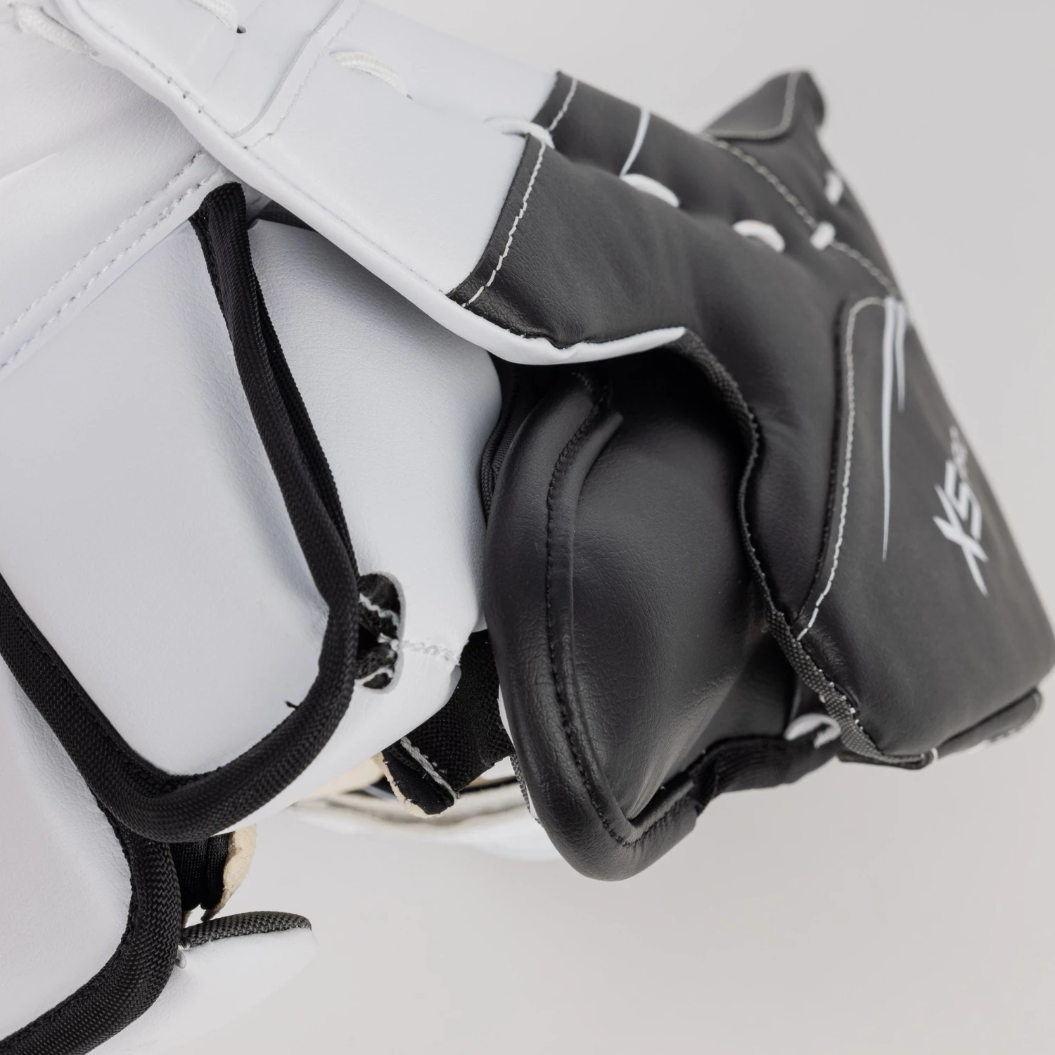 Bauer Vapor X5 Pro Intermediate Goalie Blocker - Image 9