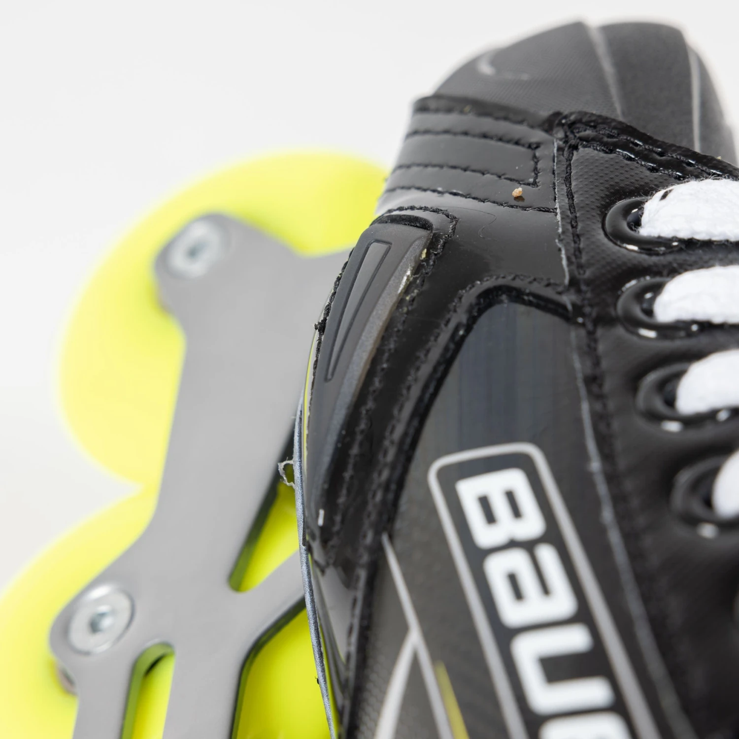 Bauer Vapor 3X Intermediate Roller Hockey Skates - Image 17