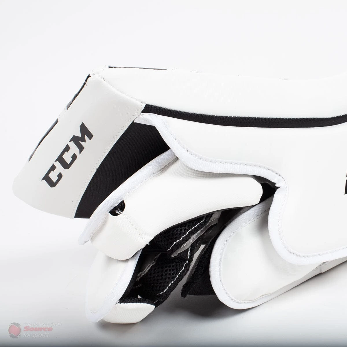 CCM Extreme Flex E4.5 Junior Goalie Blocker - Source Exclusive - Image 4