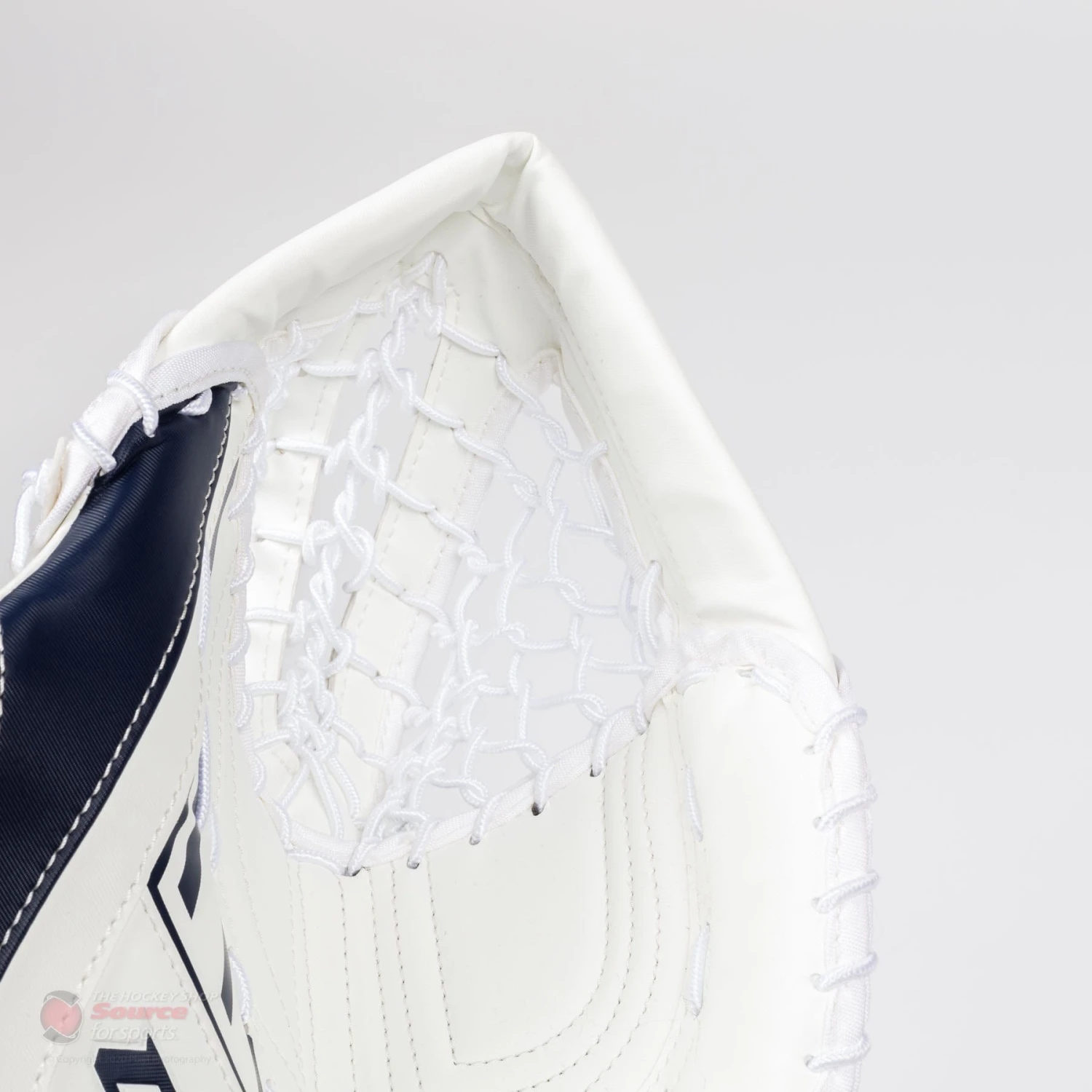 CCM Axis A1.5 Junior Goalie Catcher - Image 3