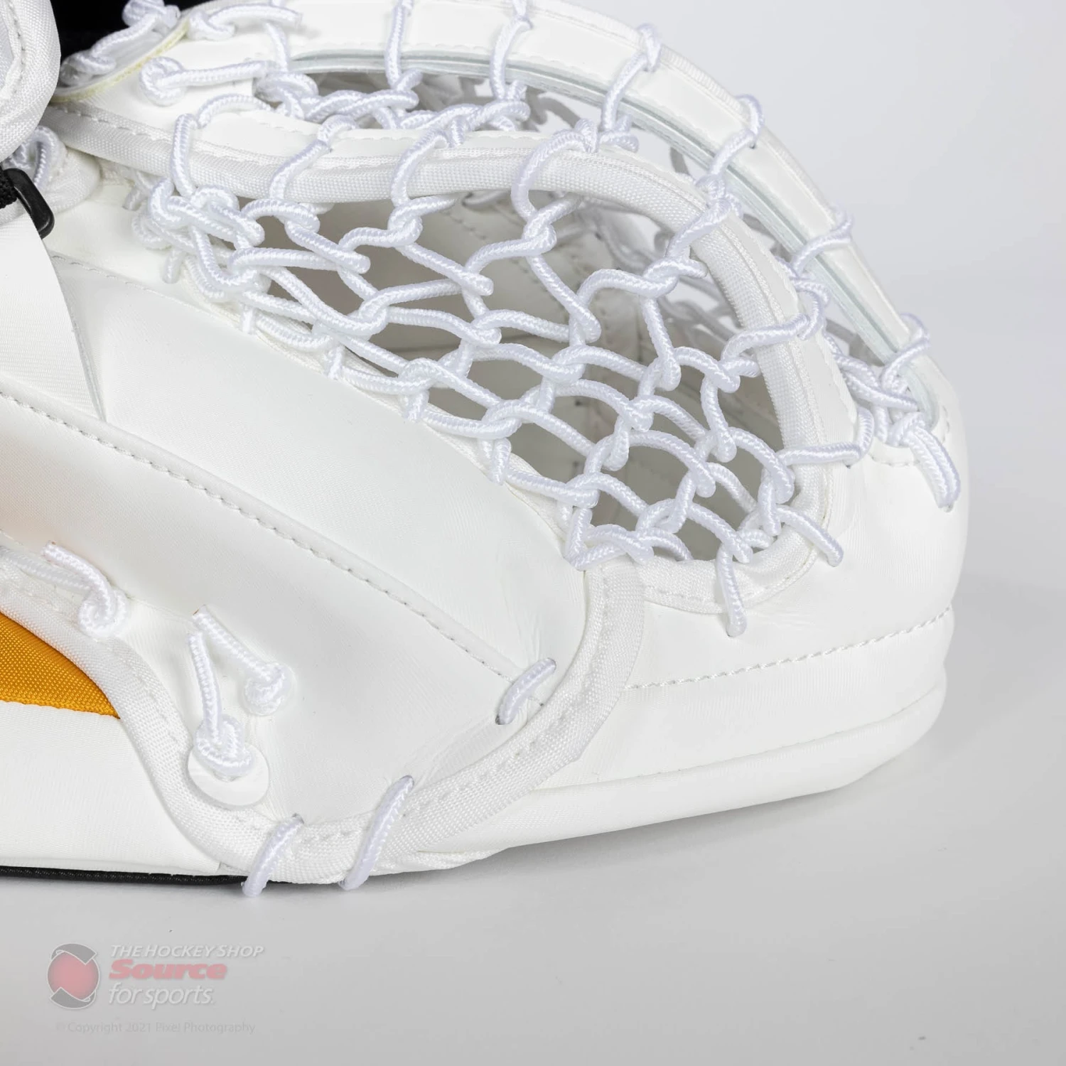 CCM Extreme Flex E5.9 Senior Goalie Catcher - Image 5