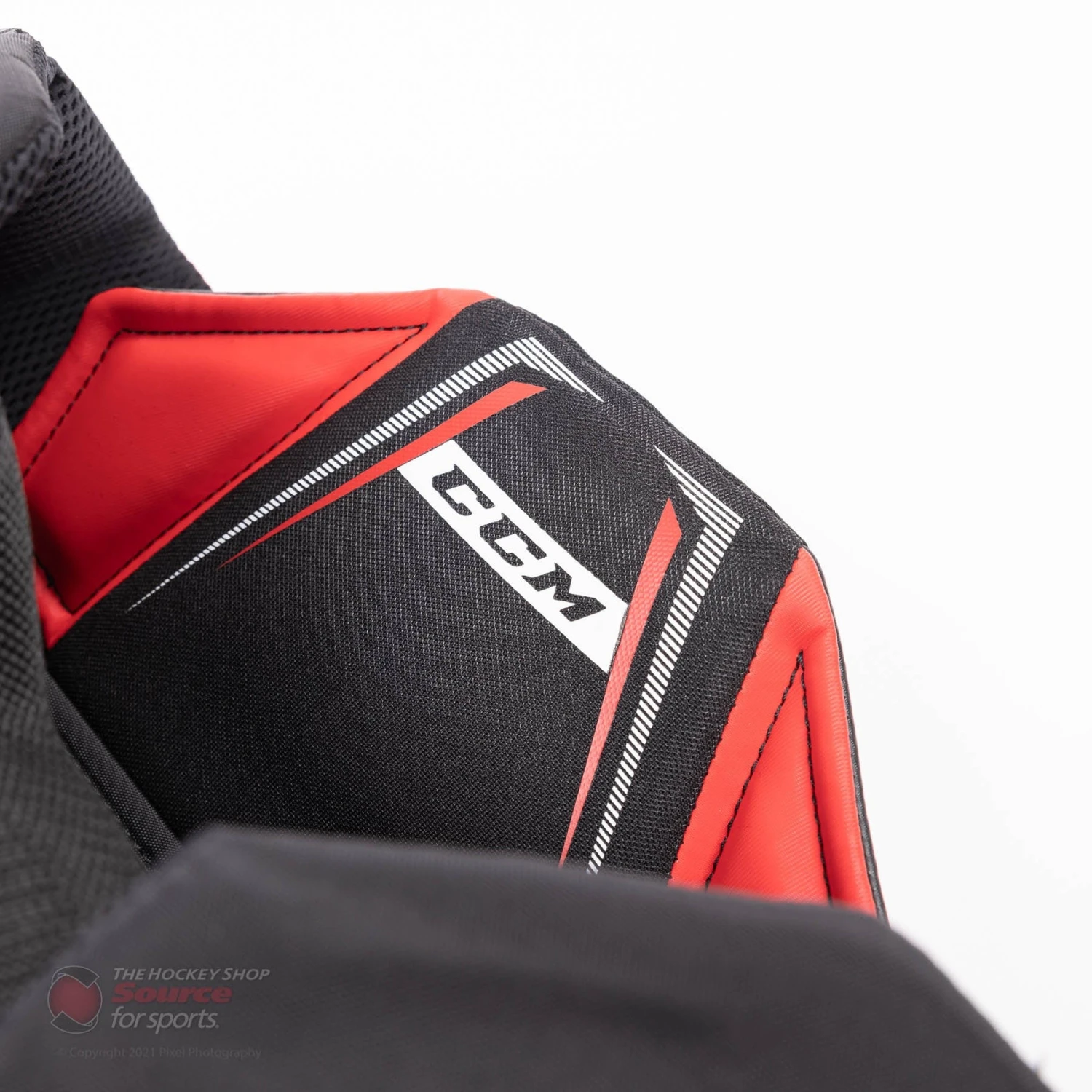 CCM 1.5 Junior Goalie Pants - Image 7