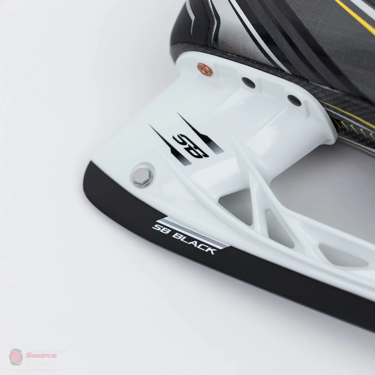 CCM Tacks 9090 Junior Hockey Skates - Image 9
