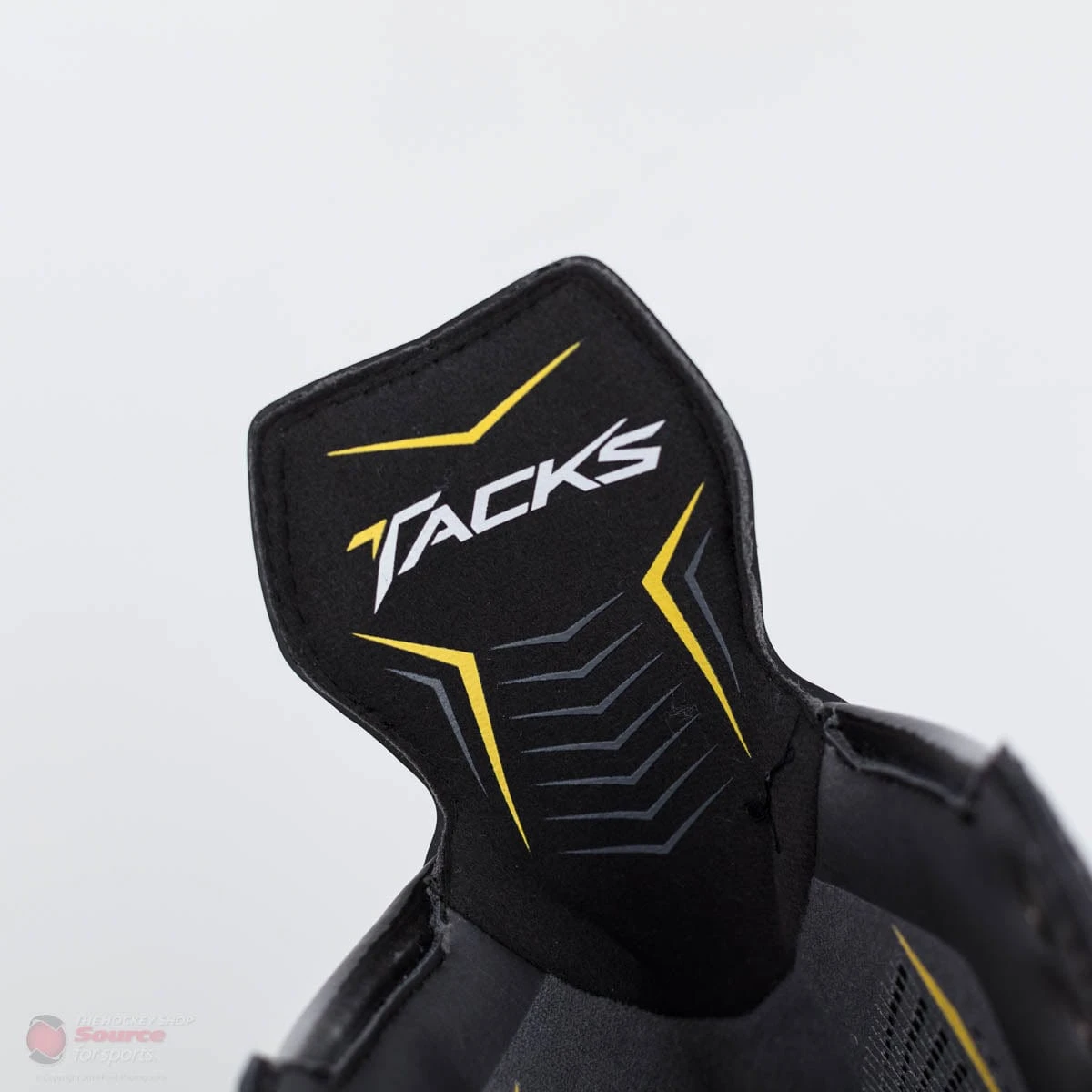 CCM Tacks 9090 Junior Hockey Skates - Image 13
