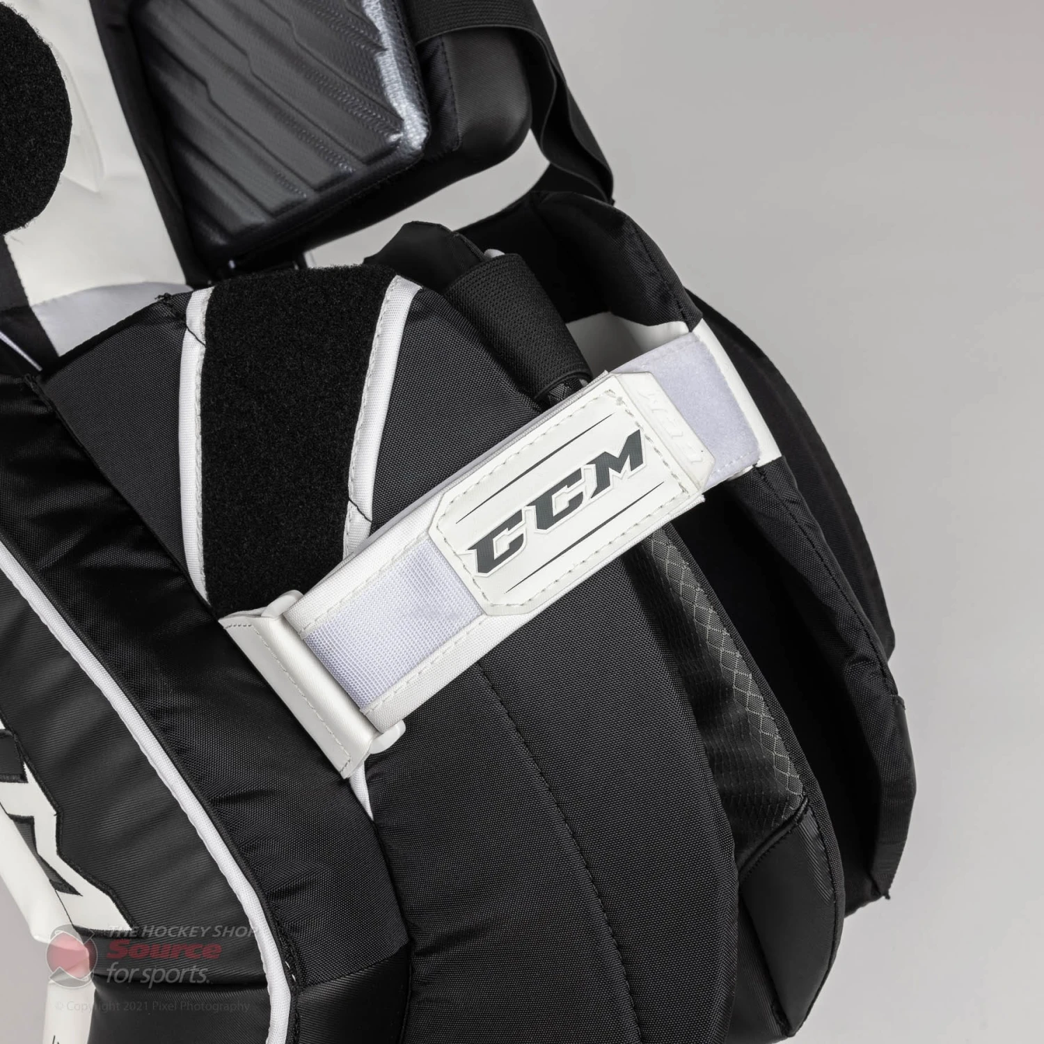 CCM Extreme Flex E5.9 Intermediate Goalie Leg Pads - Source Exclusive - Image 10