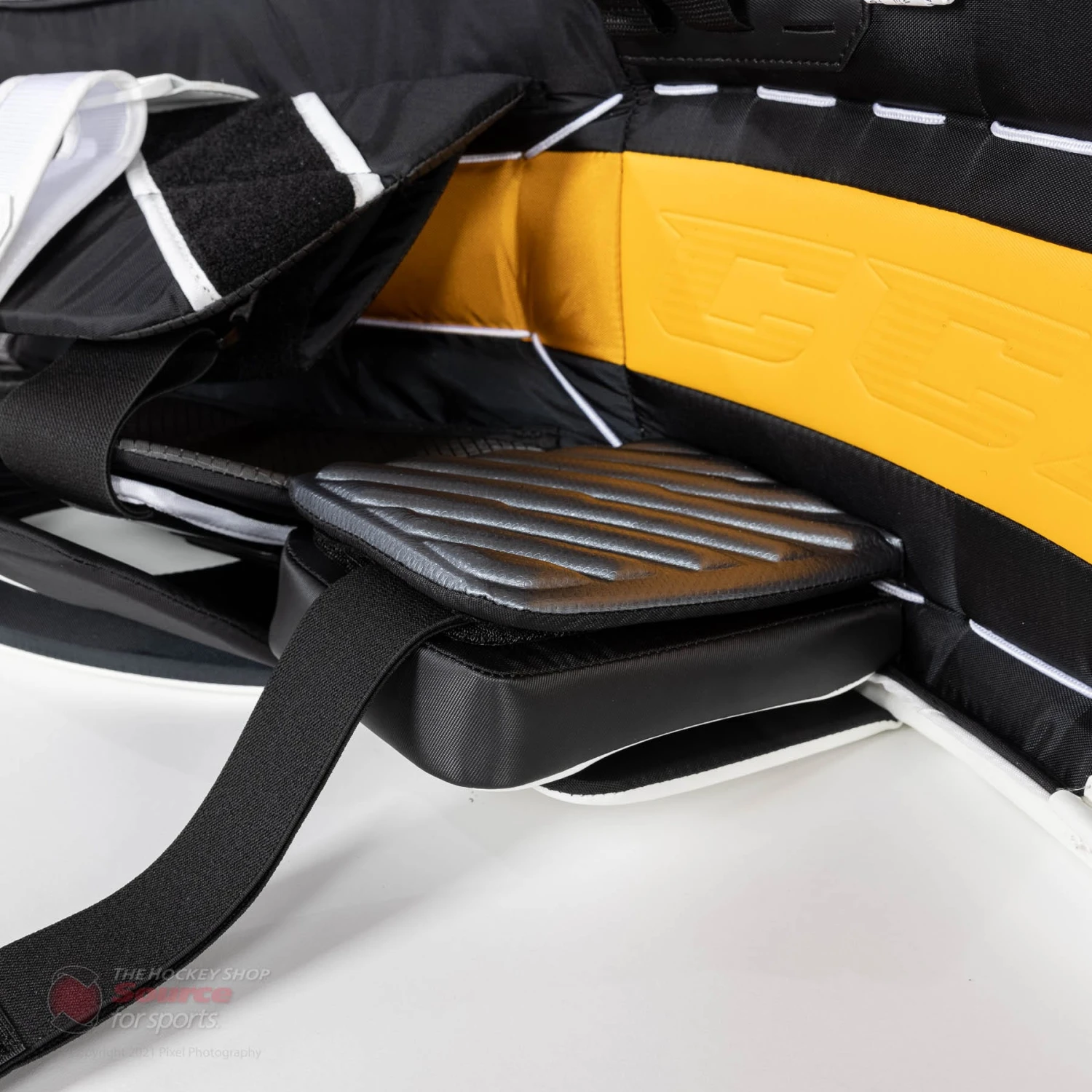 CCM Extreme Flex E5.9 Senior Goalie Leg Pads - Image 14