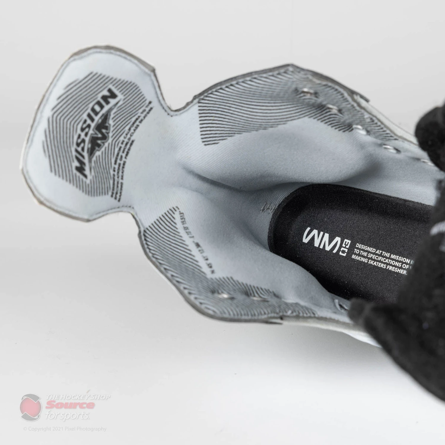 Mission Inhaler WM03 Senior Roller Hockey Skates - Image 17